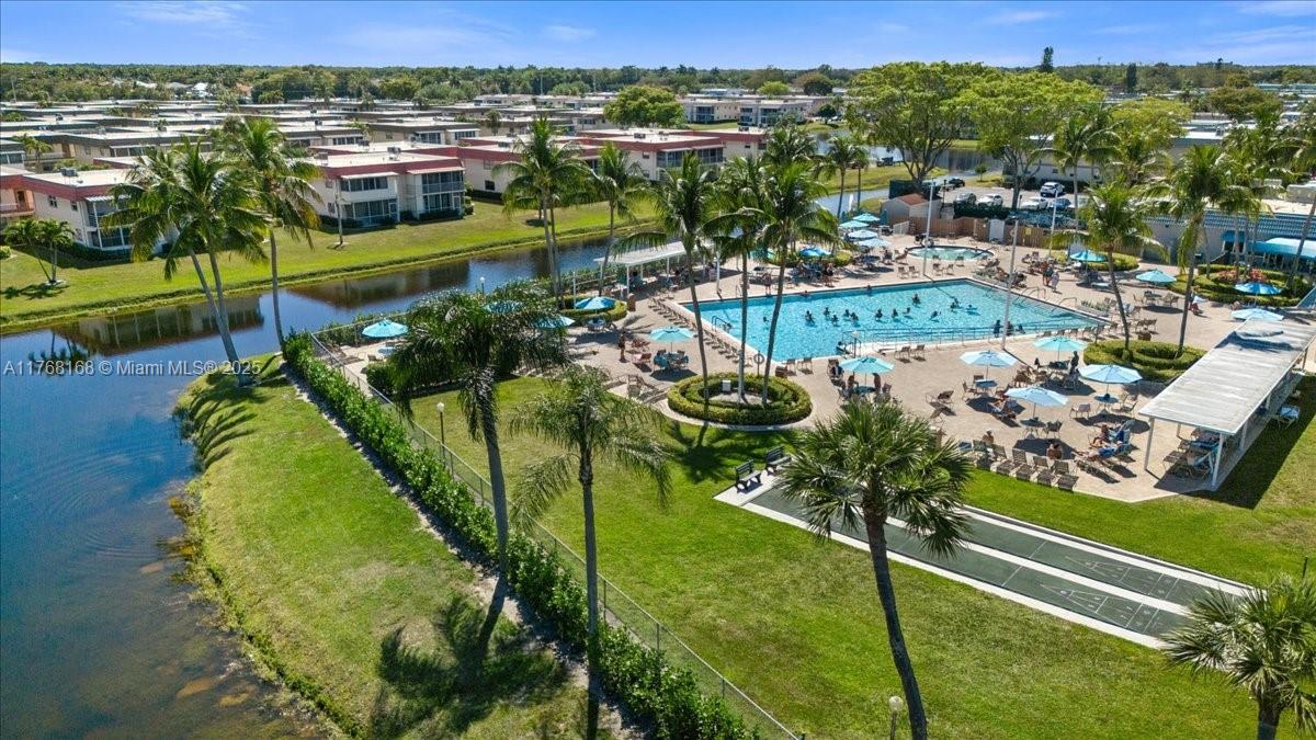 KINGS POINT BRITTANY COND - Residential