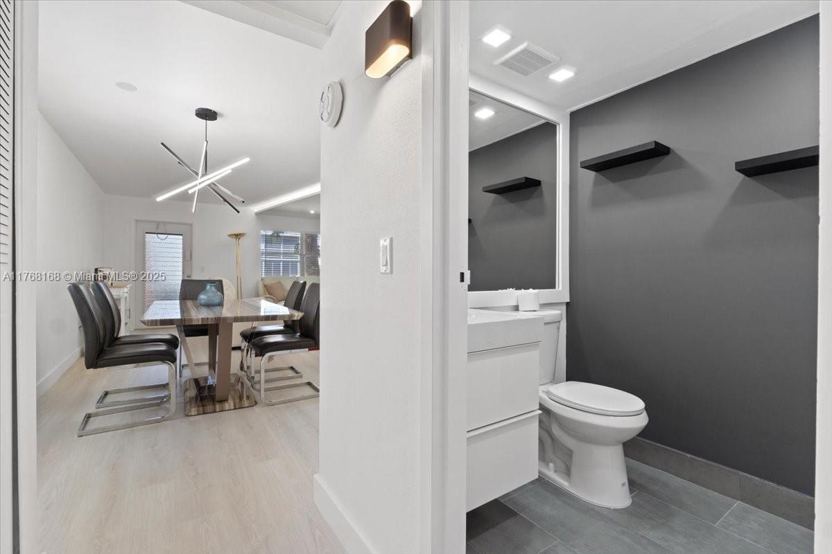 KINGS POINT BRITTANY COND - Residential