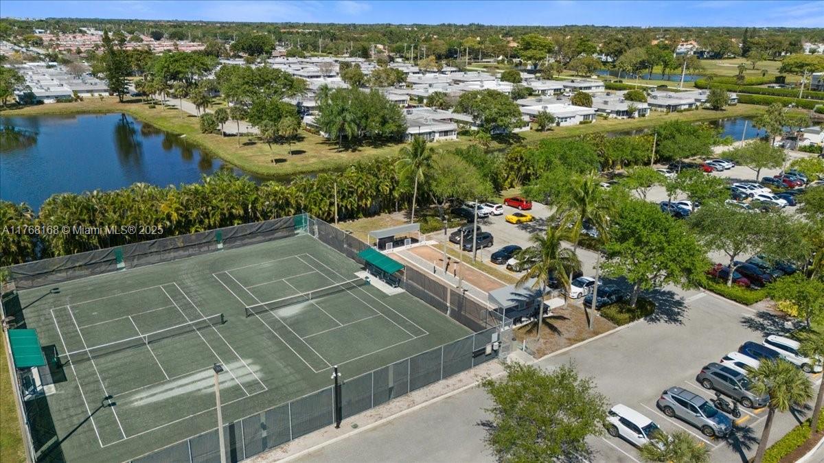 KINGS POINT BRITTANY COND - Residential