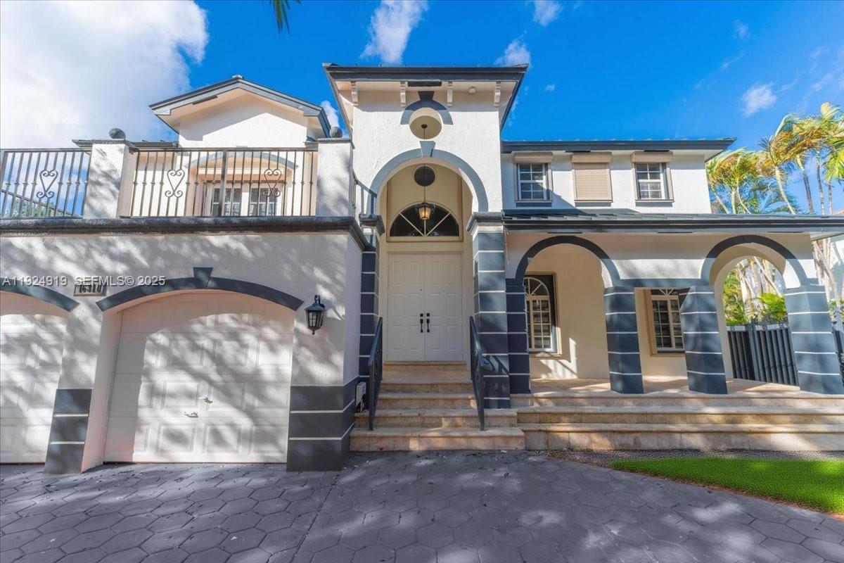 ROYAL LAKES 1ST ADDN - Residential