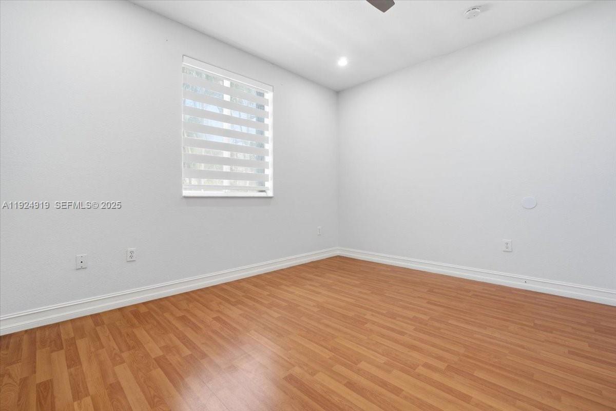 ROYAL LAKES 1ST ADDN - Residential