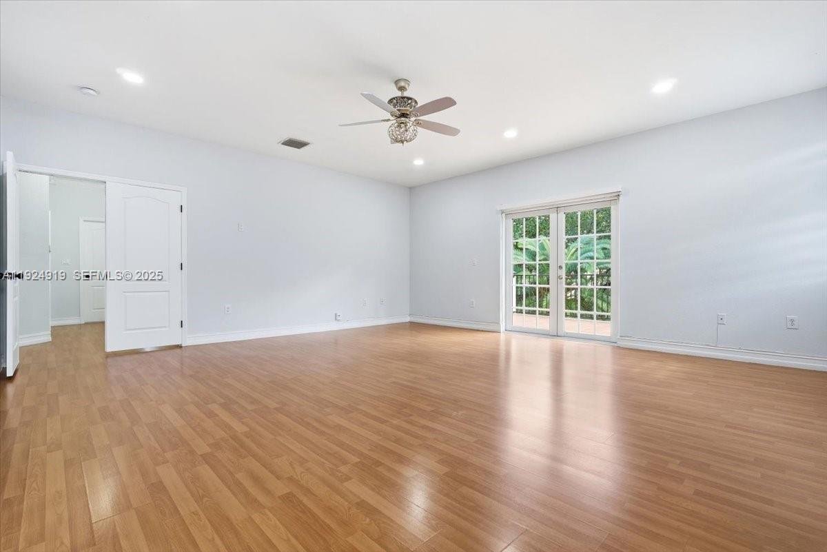 ROYAL LAKES 1ST ADDN - Residential