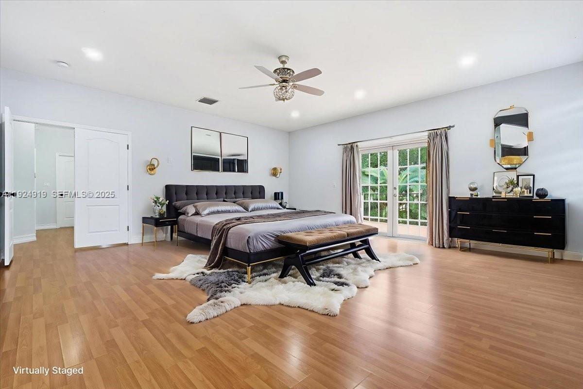 ROYAL LAKES 1ST ADDN - Residential