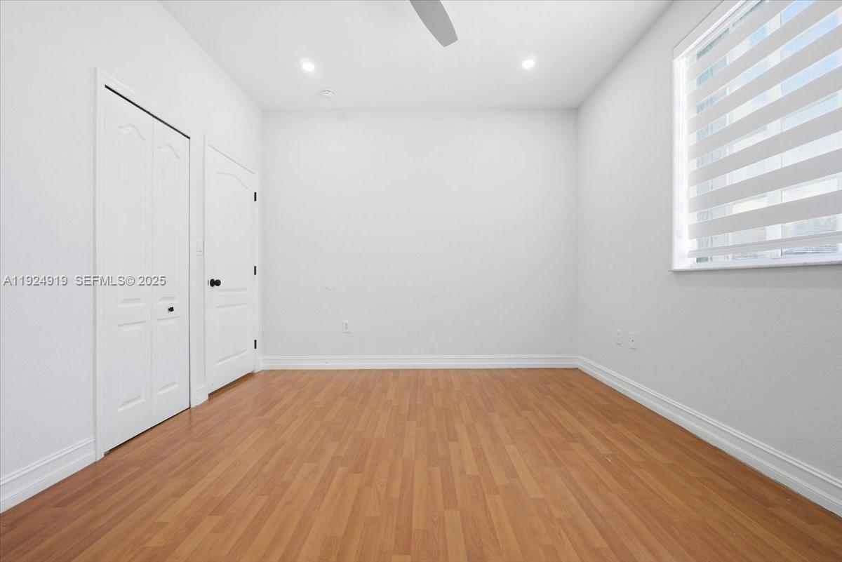 ROYAL LAKES 1ST ADDN - Residential