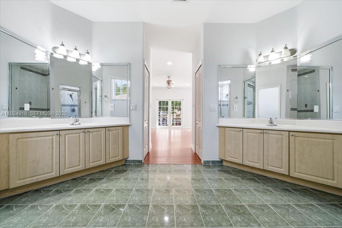 ROYAL LAKES 1ST ADDN - Residential