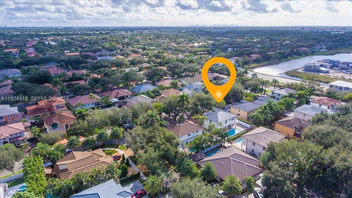 ROYAL LAKES 1ST ADDN - Residential