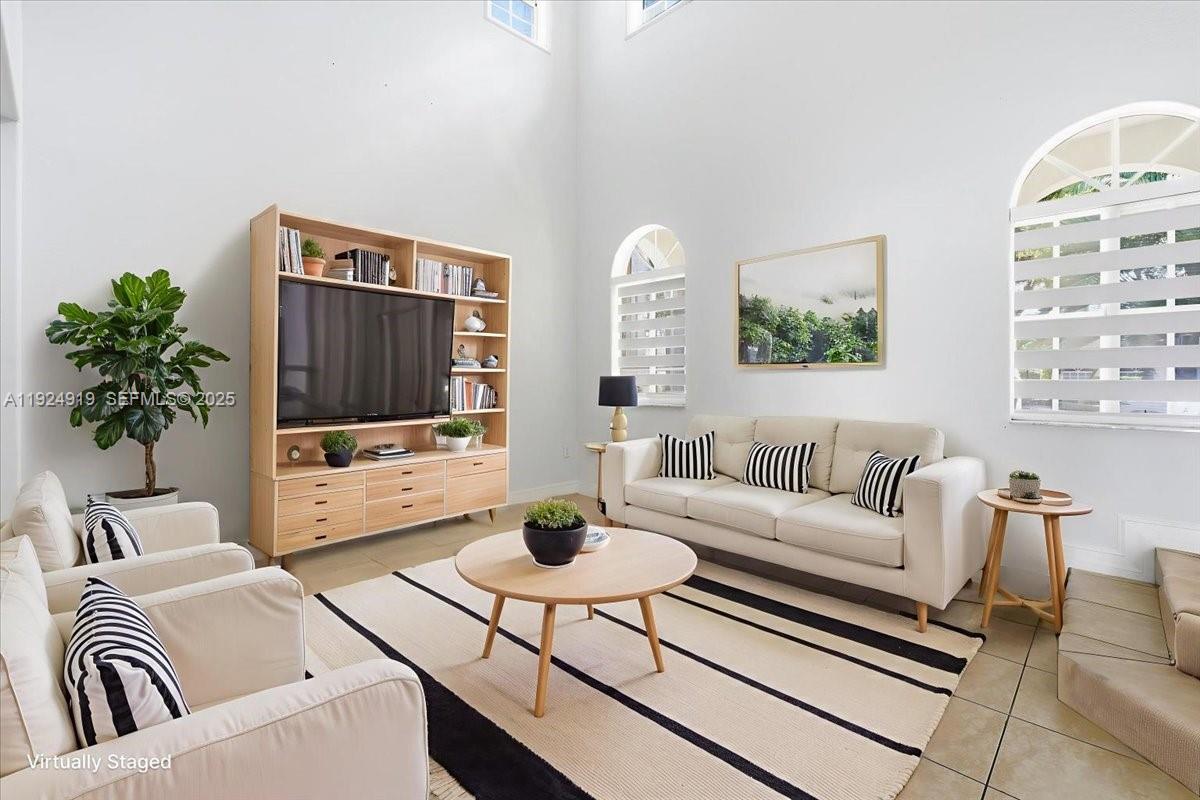 ROYAL LAKES 1ST ADDN - Residential