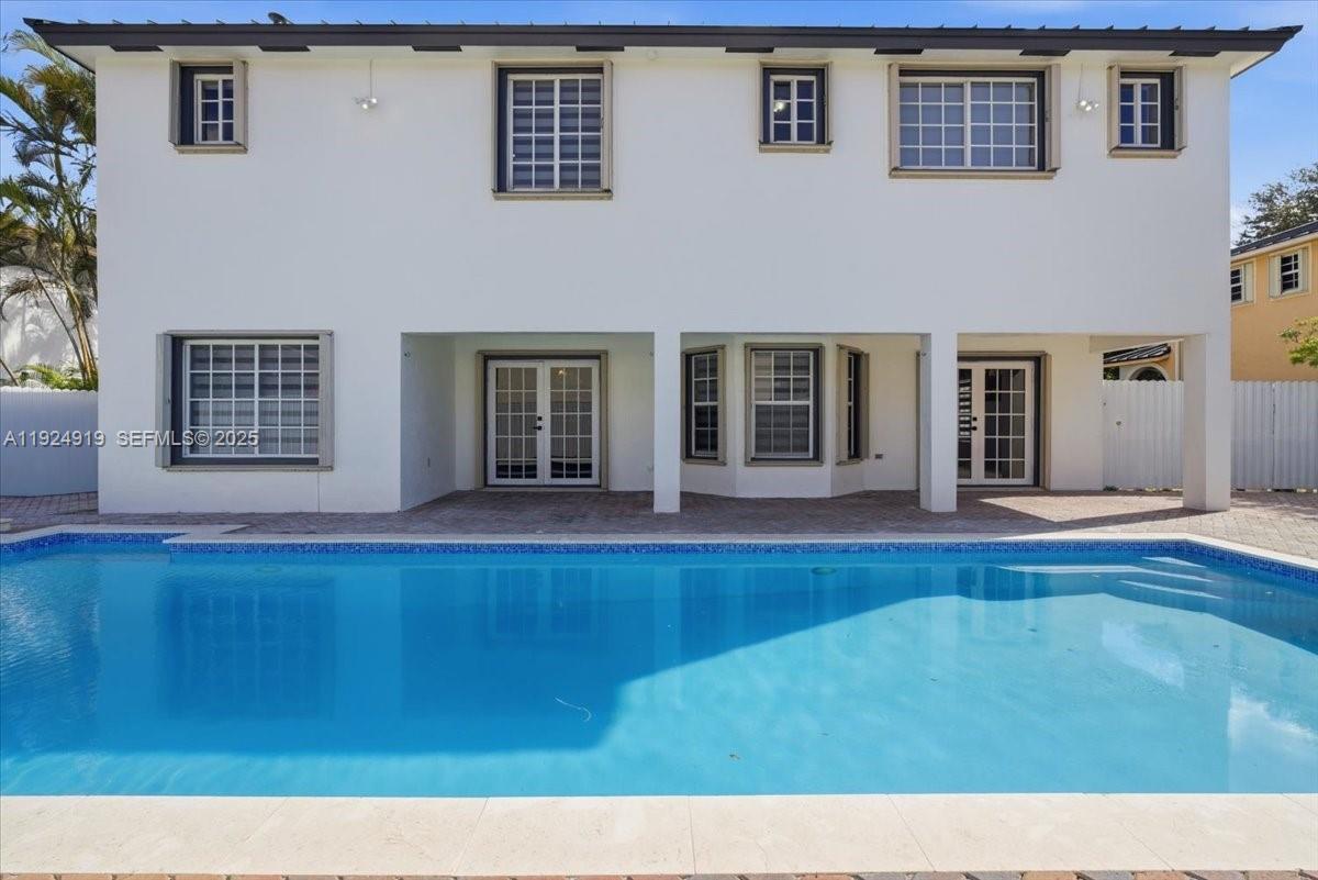 ROYAL LAKES 1ST ADDN - Residential