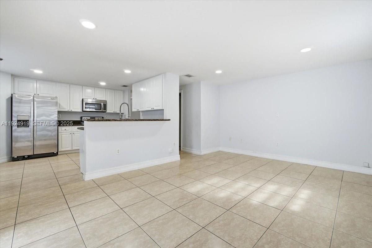 ROYAL LAKES 1ST ADDN - Residential