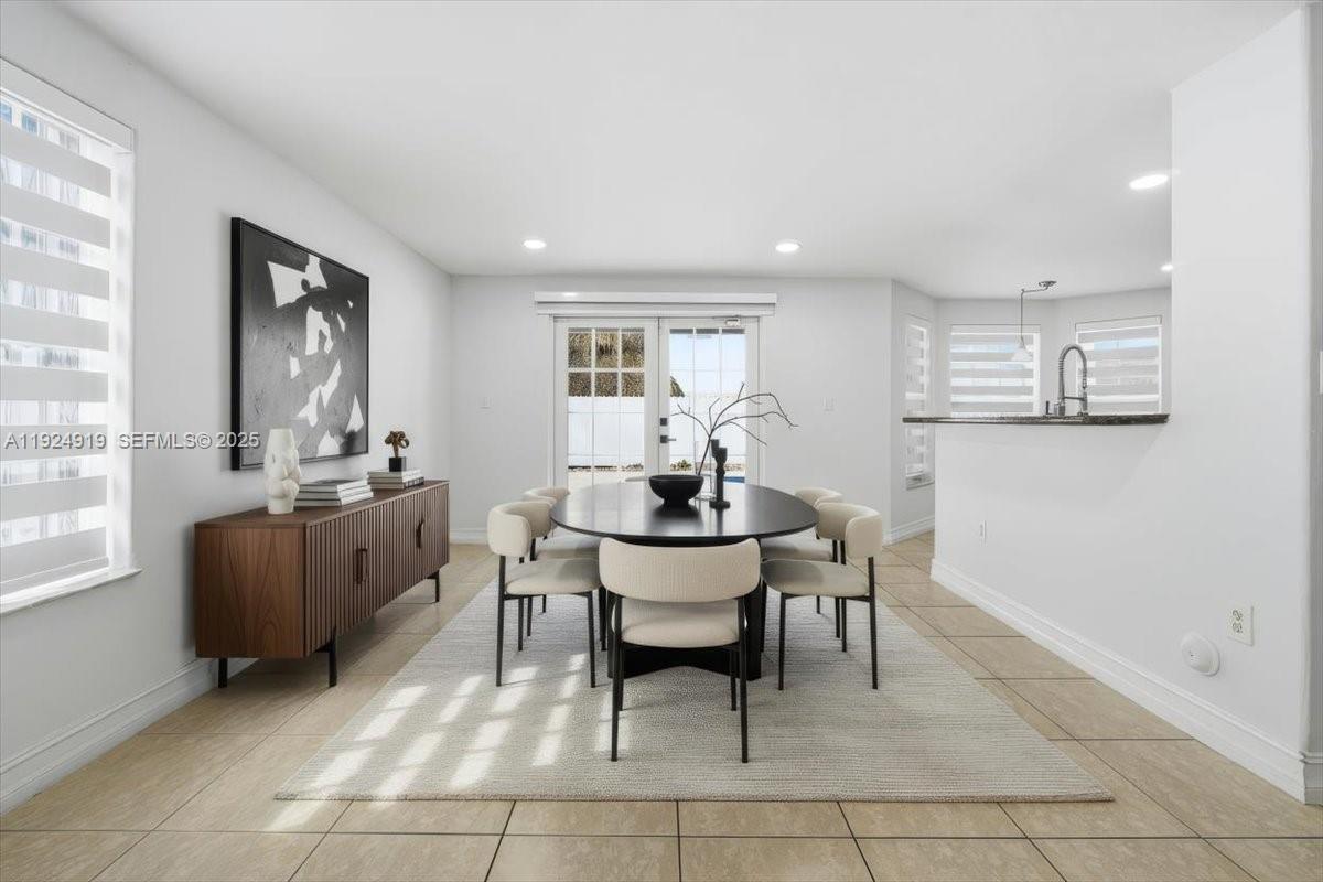 ROYAL LAKES 1ST ADDN - Residential