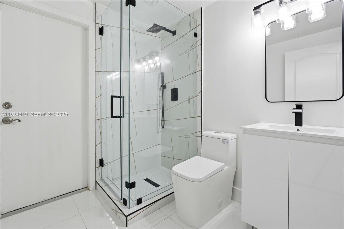 ROYAL LAKES 1ST ADDN - Residential