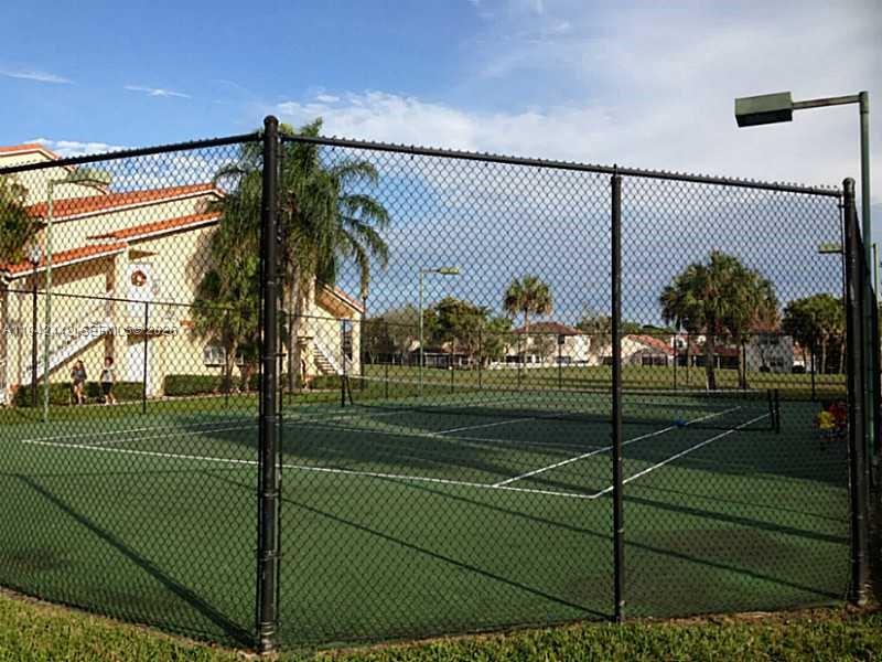 CORAL KEY CONDO - Residential