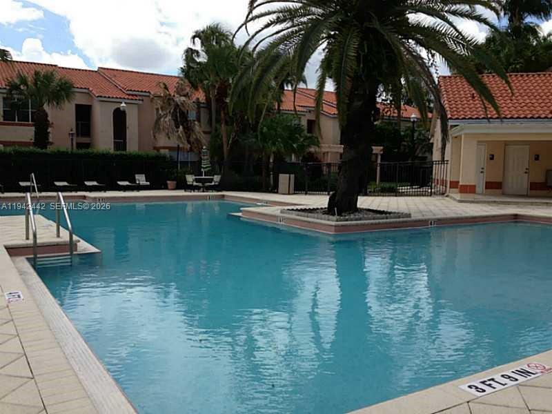 CORAL KEY CONDO - Residential