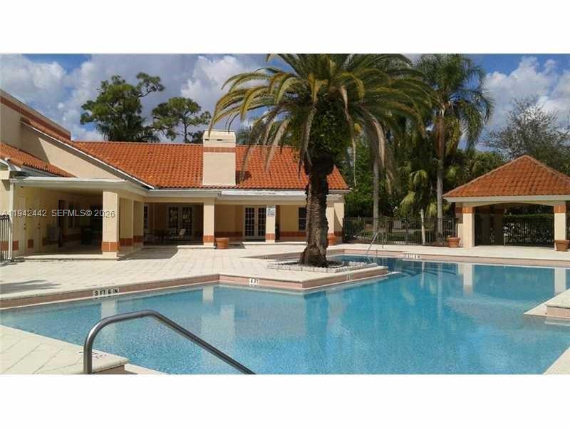 CORAL KEY CONDO - Residential