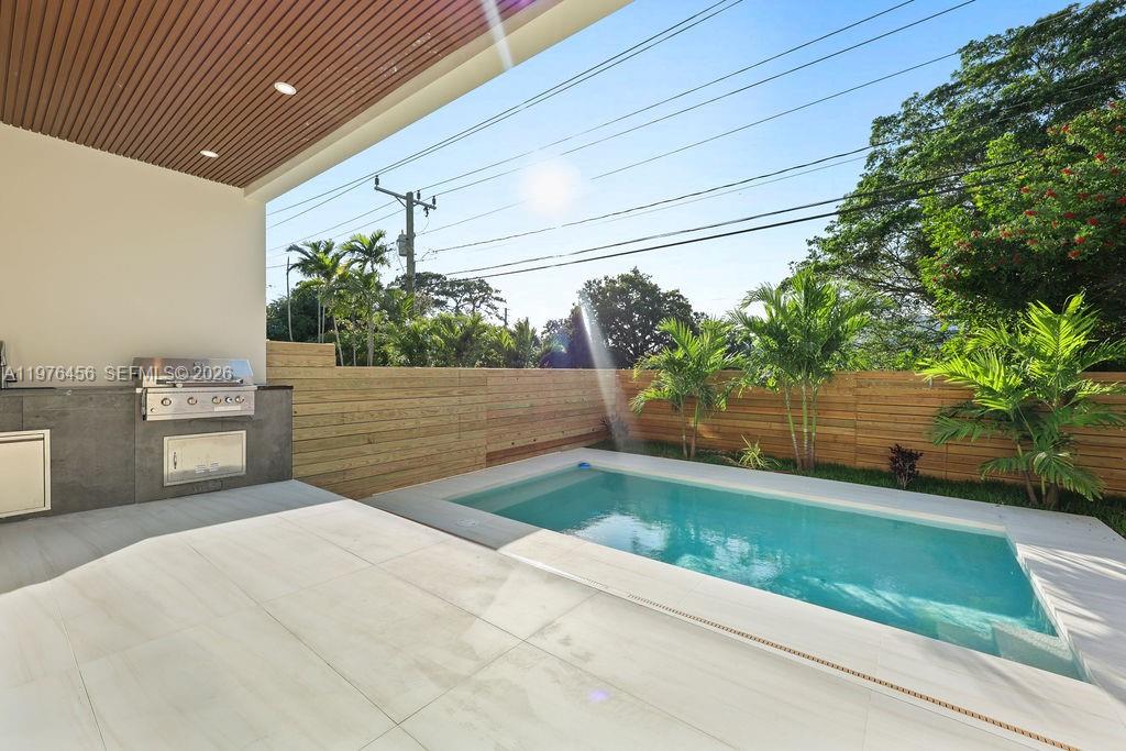 HOLIDAY HEIGHTS - Residential