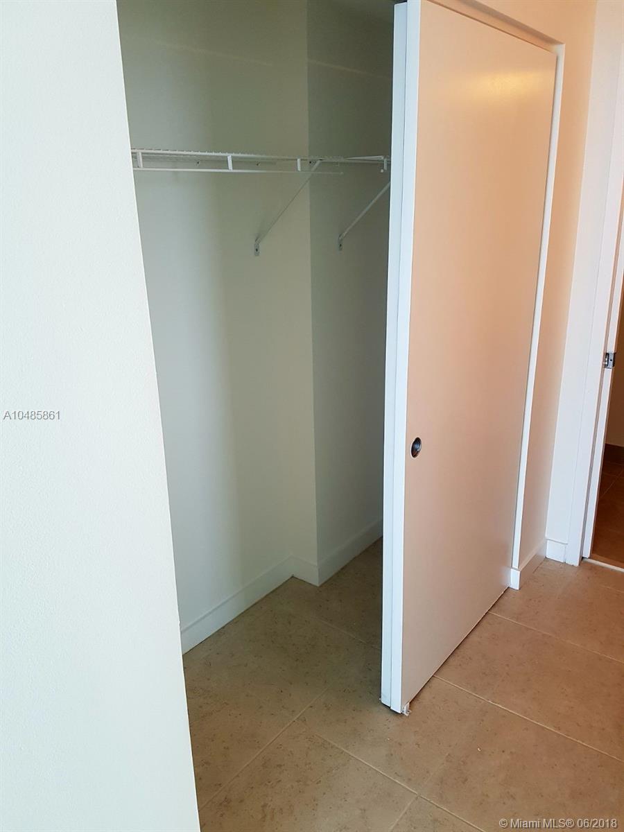 RIVER OAKS MARINA TOWER - Residential Lease