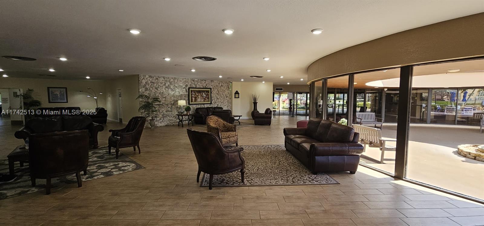 SUNRISE LAKES 116 CONDO - Residential