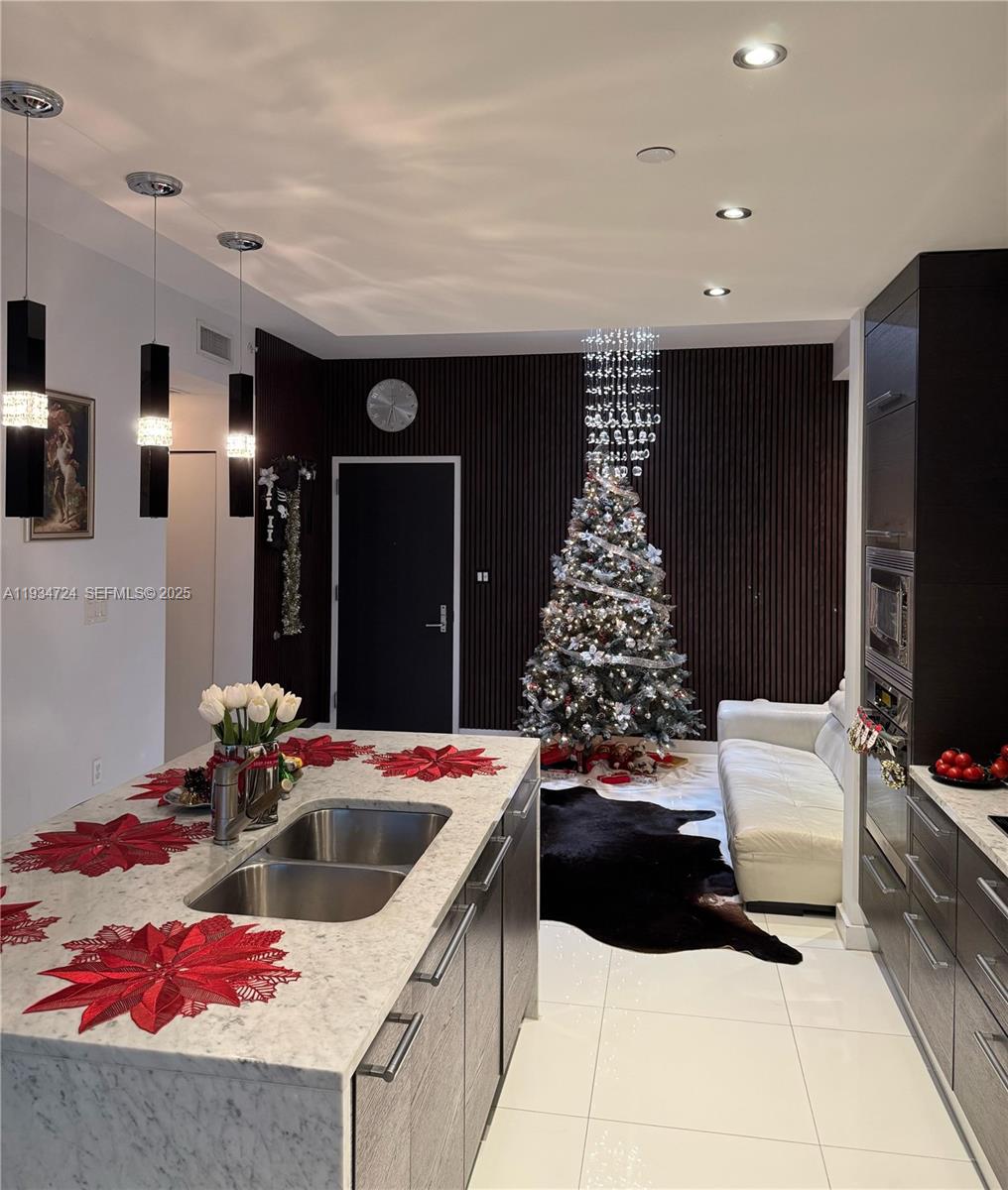 900 BISCAYNE BAY CONDO - Residential