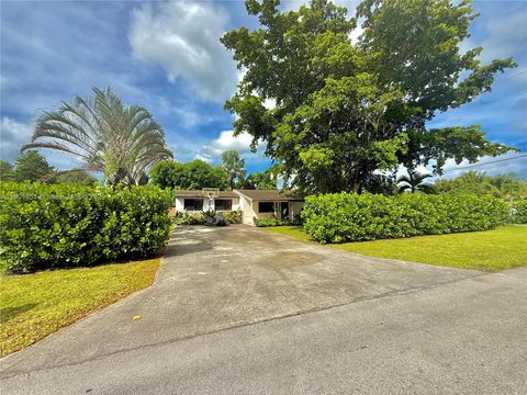 125 NE 150th St Miami FL 33161