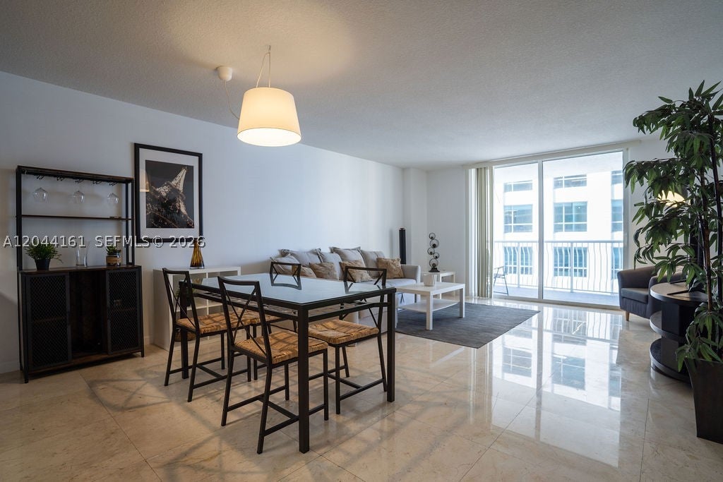 1200 Brickell Bay Dr 2806