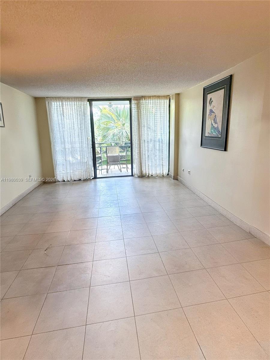 KEY BISCAYNE ONE HUNDRED - Residential