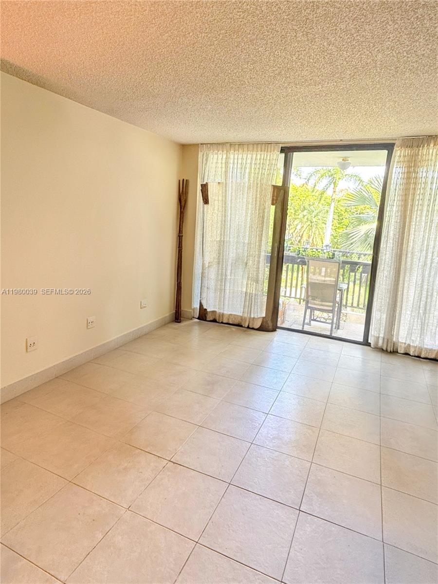 KEY BISCAYNE ONE HUNDRED - Residential