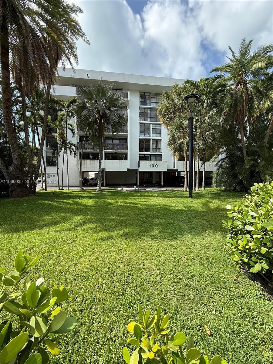 KEY BISCAYNE ONE HUNDRED - Residential