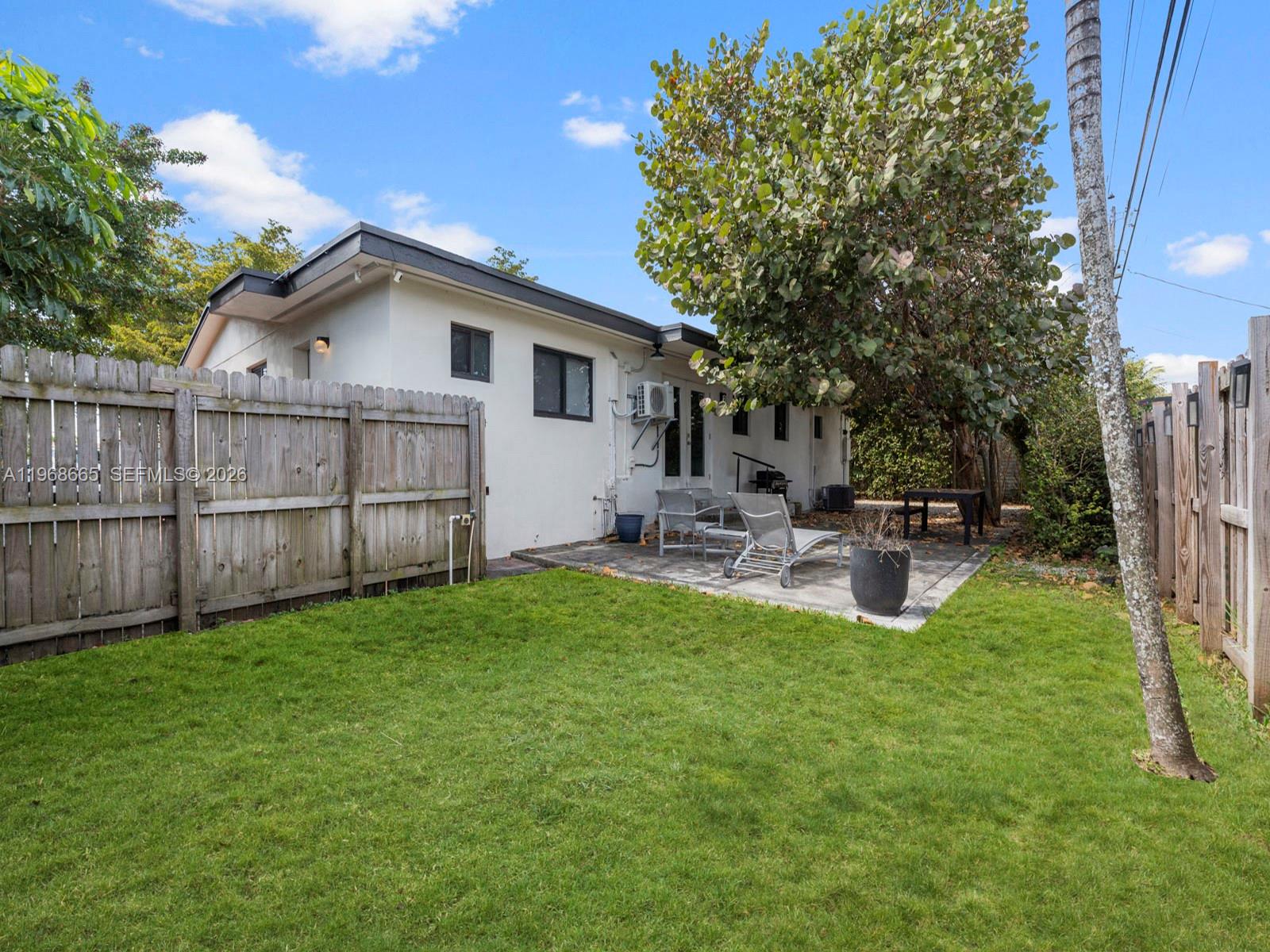 CORAL WAY PLAZA - Residential