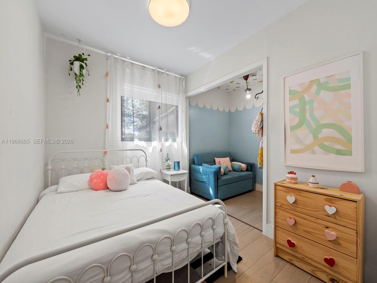 CORAL WAY PLAZA - Residential