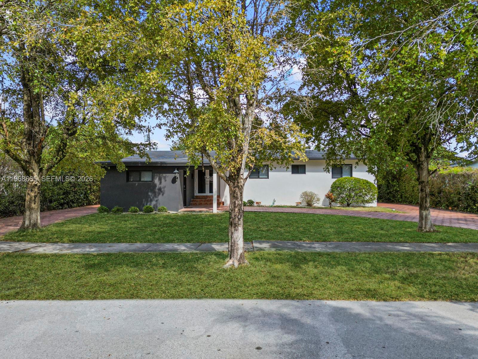 CORAL WAY PLAZA - Residential