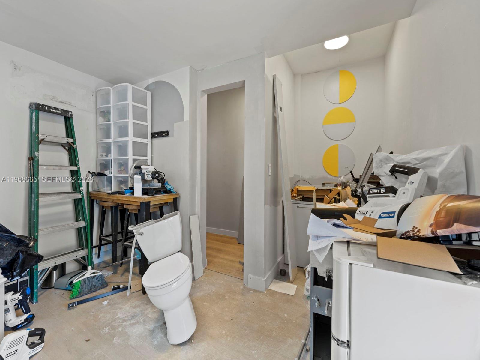 CORAL WAY PLAZA - Residential