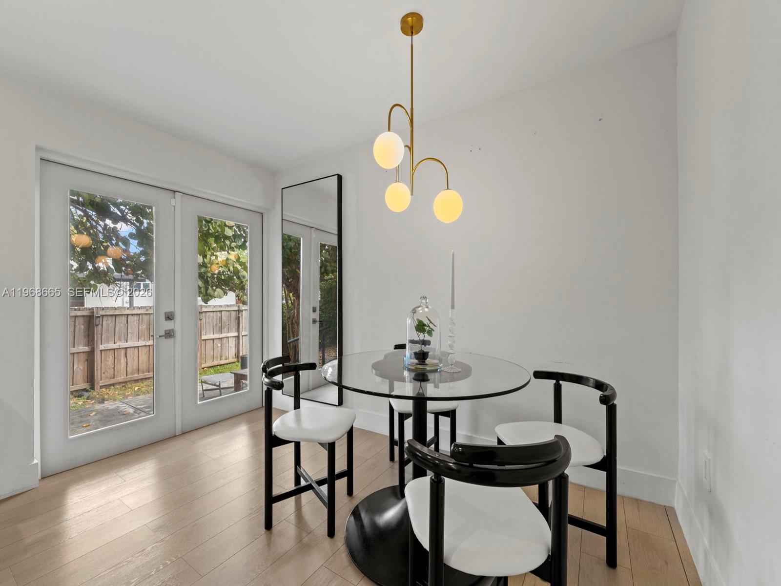 CORAL WAY PLAZA - Residential