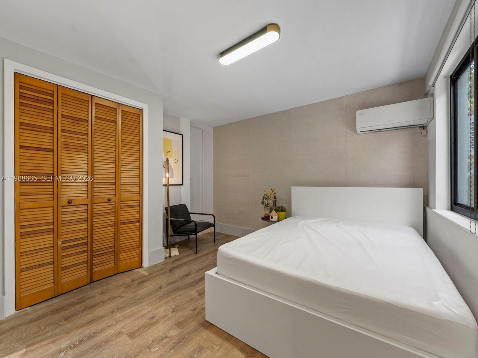 CORAL WAY PLAZA - Residential