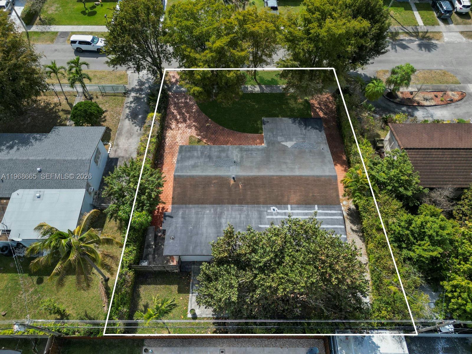 CORAL WAY PLAZA - Residential
