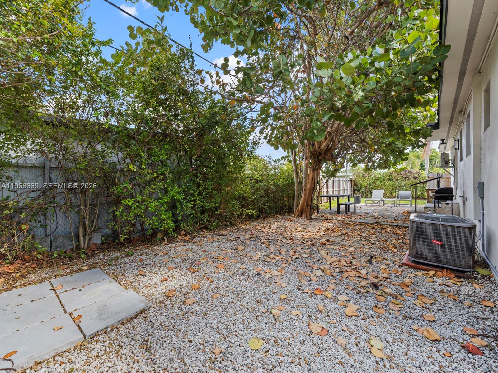 CORAL WAY PLAZA - Residential