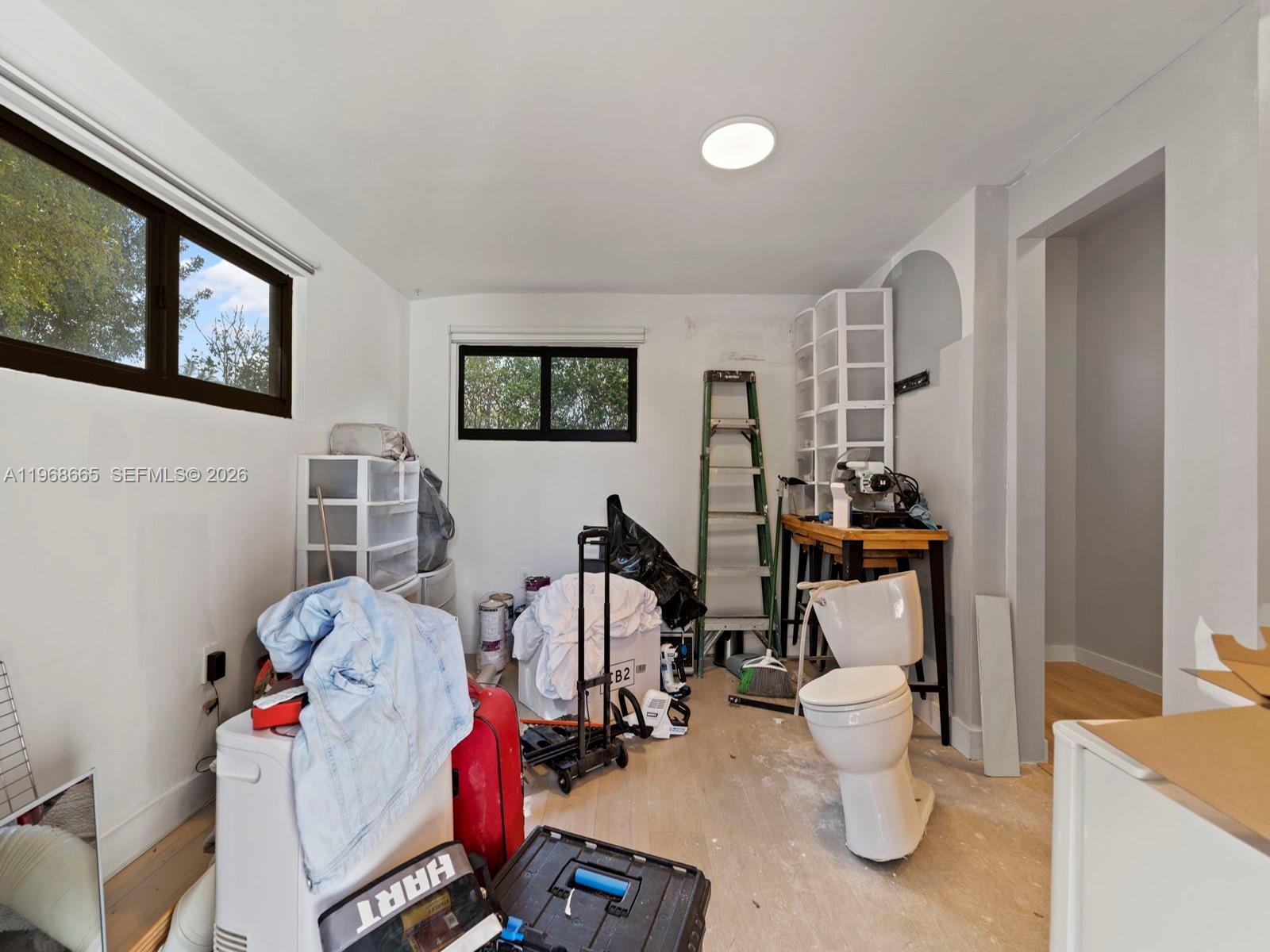 CORAL WAY PLAZA - Residential