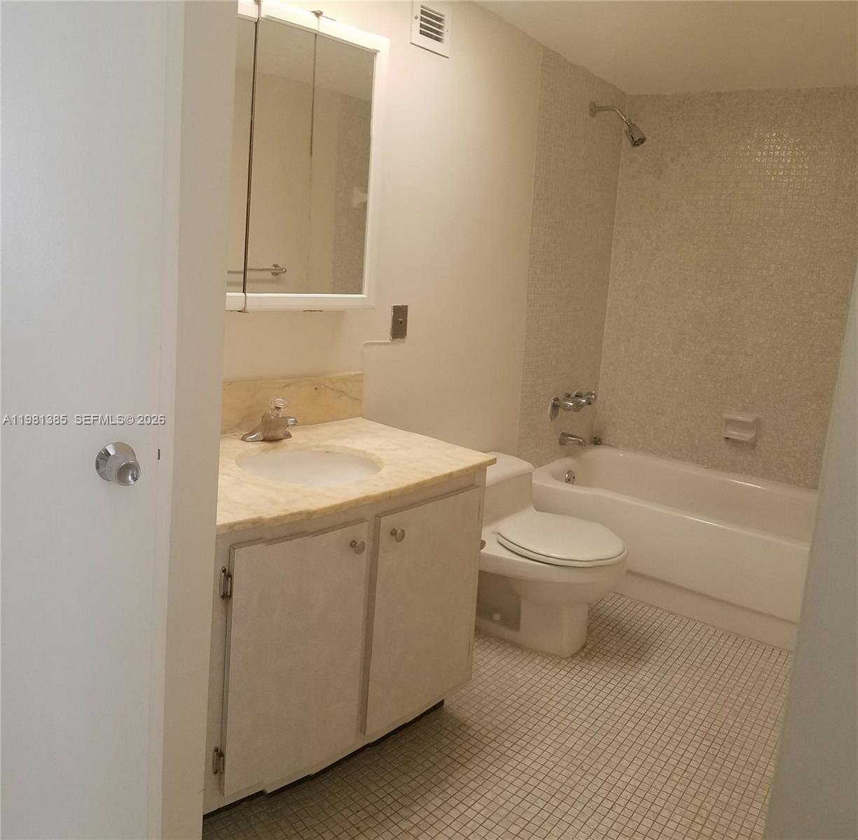 THE CARRIAGE HOUSE CONDO - Residential