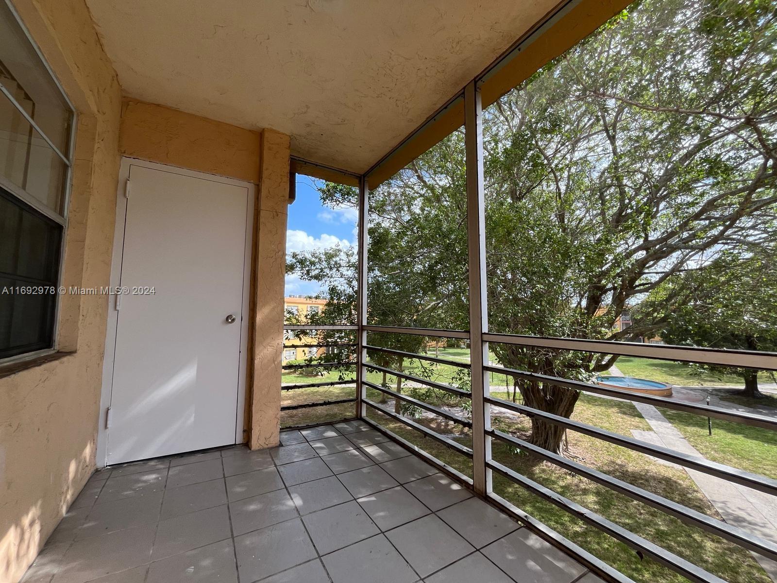 HERITAGE CIRCLE CONDO - Residential