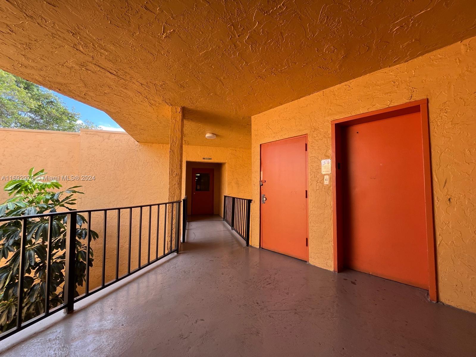 HERITAGE CIRCLE CONDO - Residential