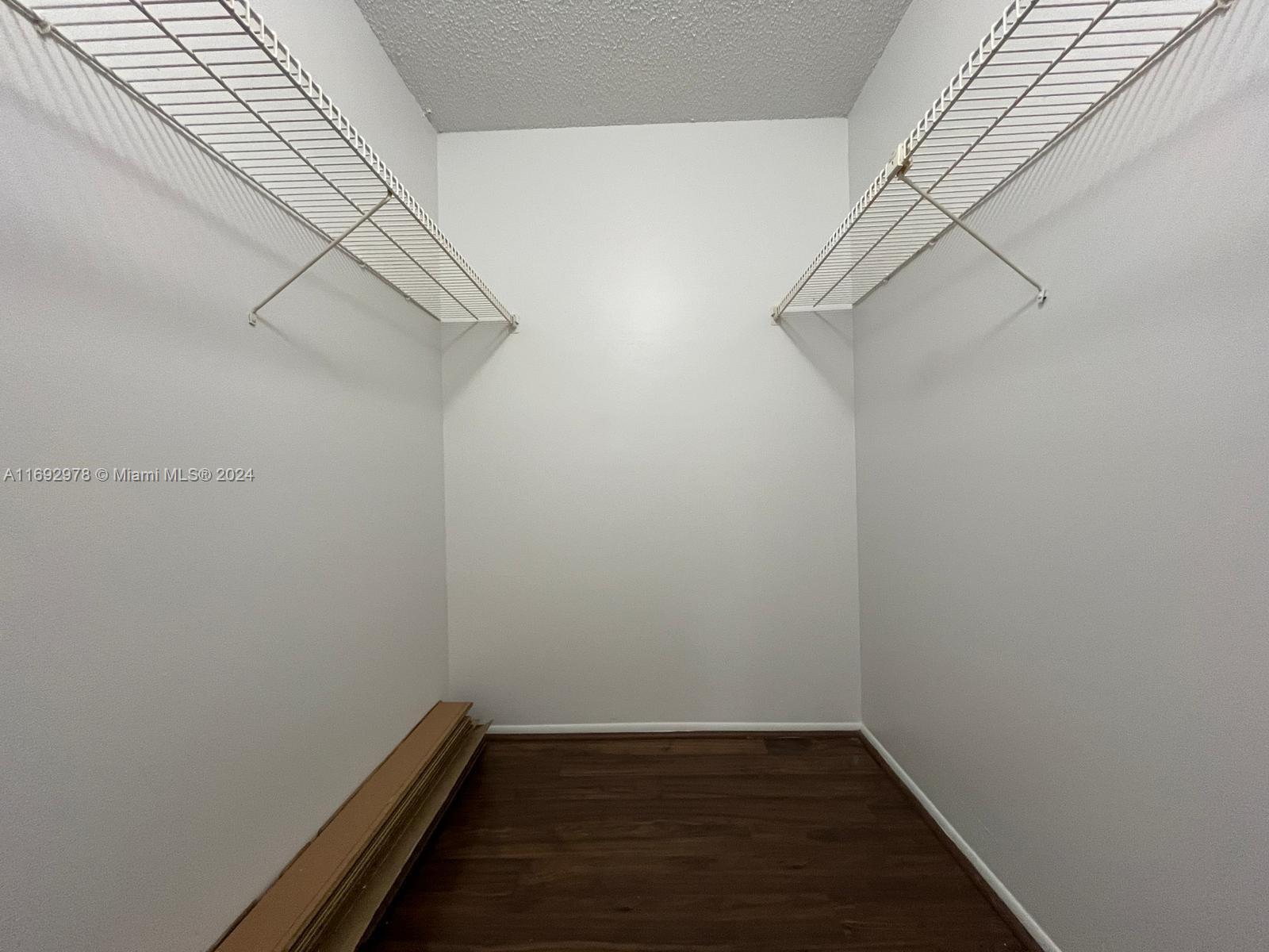 HERITAGE CIRCLE CONDO - Residential