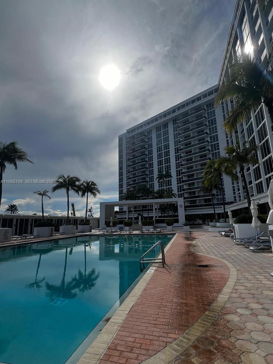 HARBOUR HOUSE - Residential