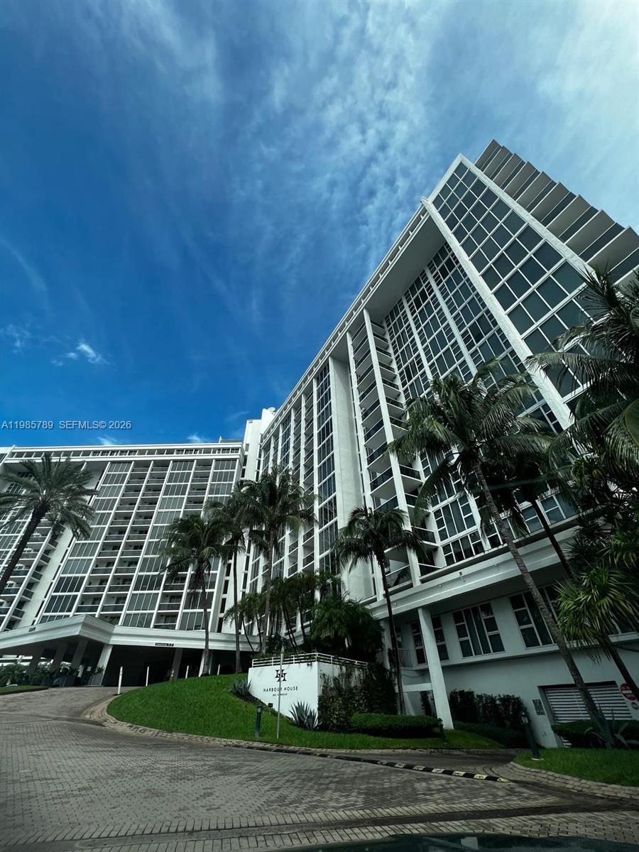 HARBOUR HOUSE - Residential