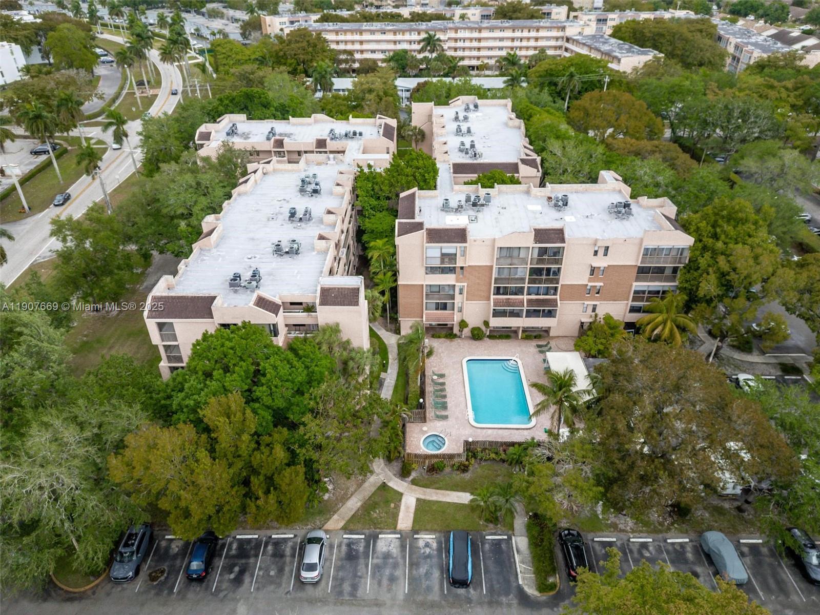 ROYAL PALM AT PLANTATION - Residential