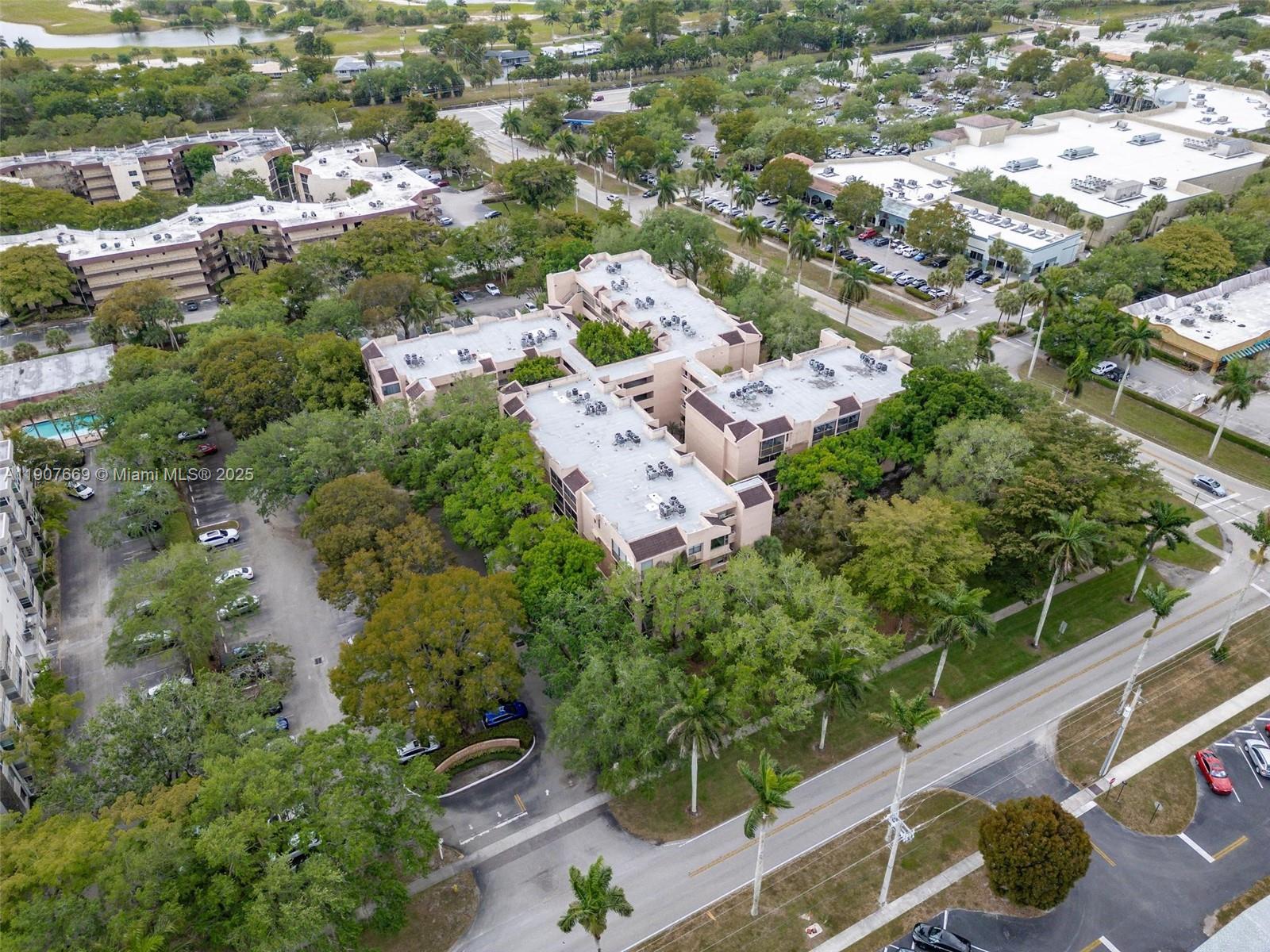 ROYAL PALM AT PLANTATION - Residential