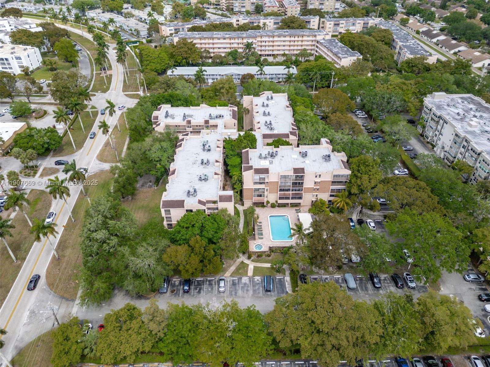 ROYAL PALM AT PLANTATION - Residential