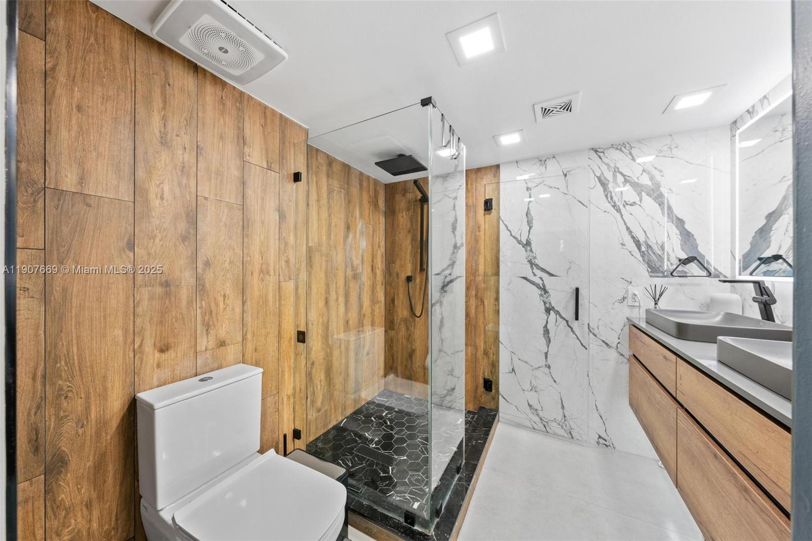 ROYAL PALM AT PLANTATION - Residential