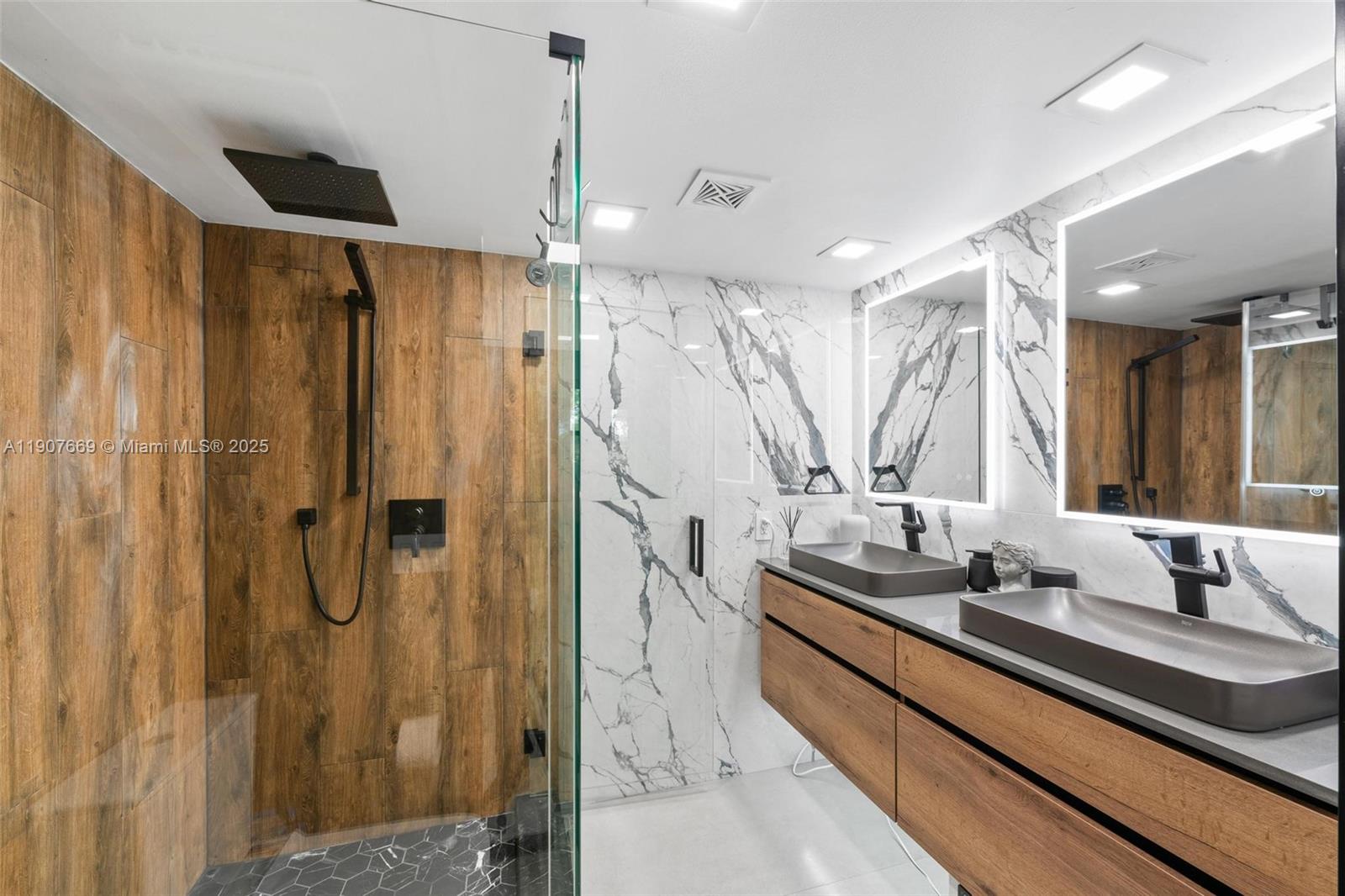 ROYAL PALM AT PLANTATION - Residential