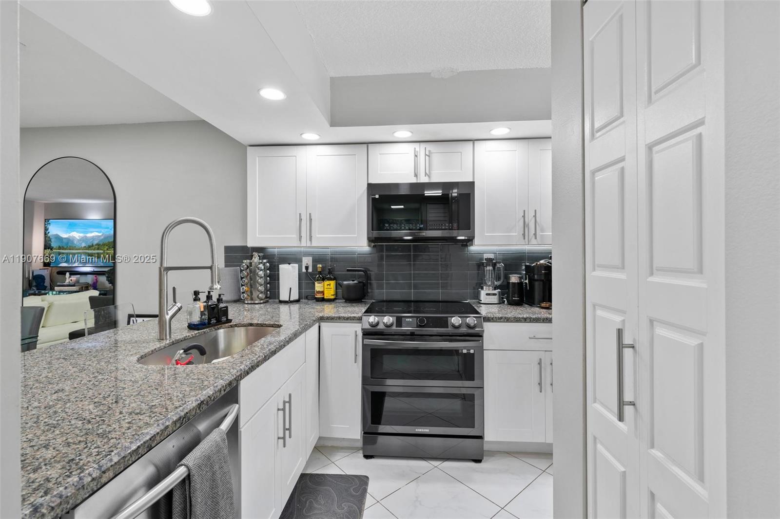 ROYAL PALM AT PLANTATION - Residential