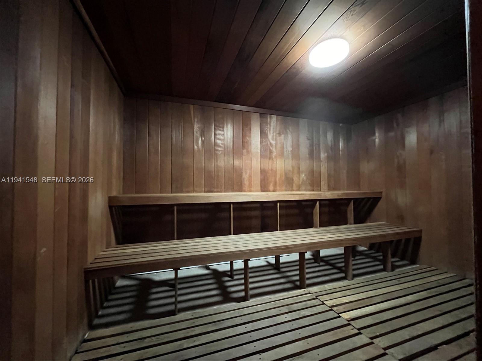 HERITAGE CIRCLE CONDO - Residential