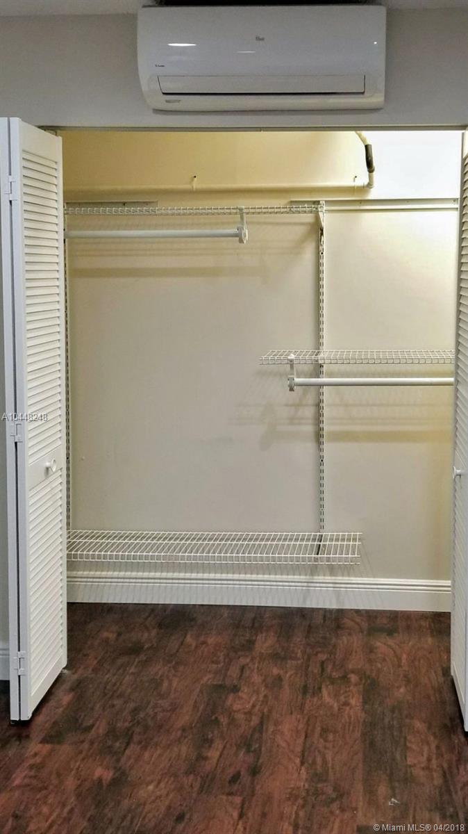 ROYAL GLEN - Residential Lease